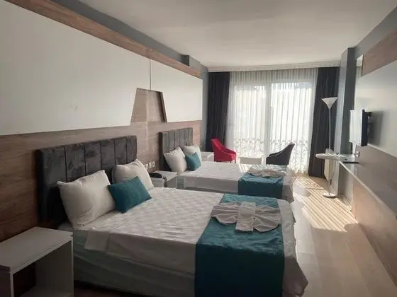 Tek Büyük veya İki Ayrı Yataklı Oda, Şehir Manzaralı