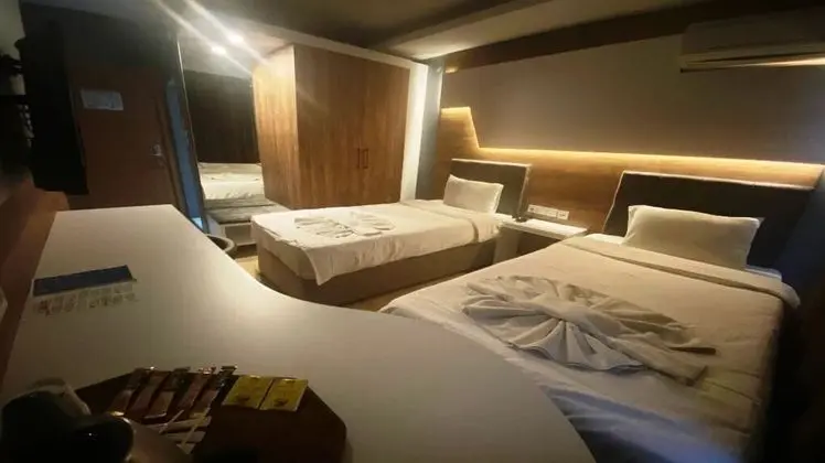 Tek Büyük veya İki Ayrı Yataklı Oda, Şehir Manzaralı