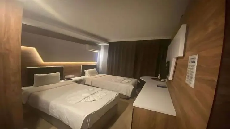 Tek Büyük veya İki Ayrı Yataklı Oda, Şehir Manzaralı