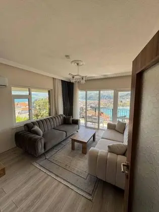 Daire-İki Yatak Odalı, Deniz ve Doğa Manzaralı, 2. Kat Balkonlu