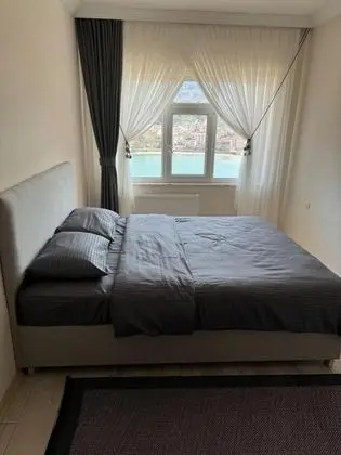 Daire-İki Yatak Odalı, Deniz ve Doğa Manzaralı, 2. Kat Balkonlu