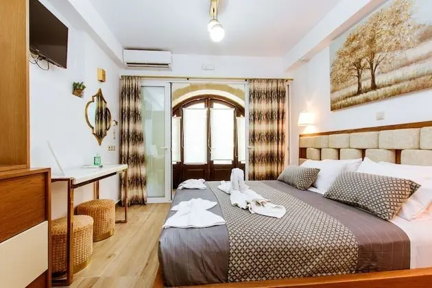 Tek Büyük Yataklı Oda (Ground Floor)
