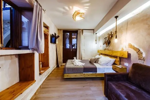 Tek Büyük Yataklı Oda (Ground Floor)