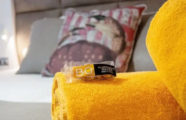 Tek Büyük Yataklı Oda, Balkon, Deniz Manzaralı