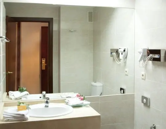 Büyük Yataklı Tek Kişilik Oda, Balkon, Deniz Manzaralı