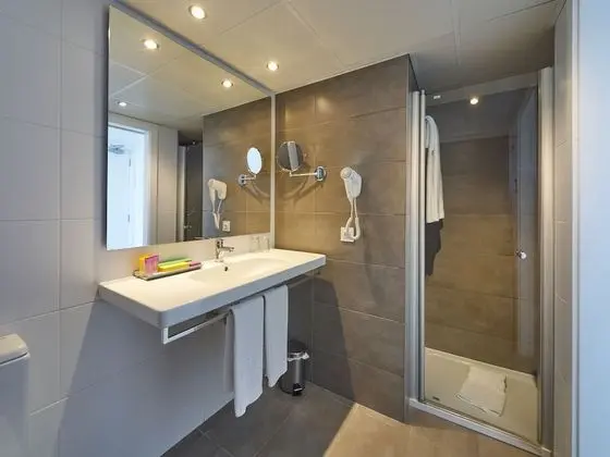 Büyük Yataklı Tek Kişilik Oda, Balkon, Deniz Manzaralı