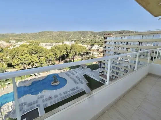Tek Büyük Yataklı Oda, Balkon, Havuz Manzaralı (2 adults + 1 child)