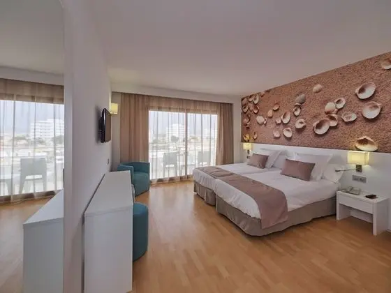 Tek Büyük Yataklı Oda, Balkon