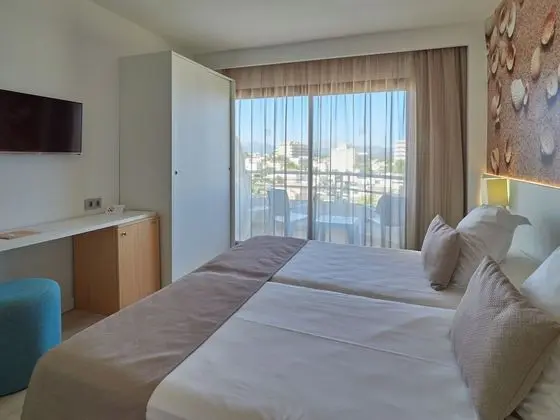 Tek Büyük Yataklı Oda, Balkon