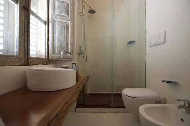 Deluxe Tek Büyük Yataklı Oda (Dalla)