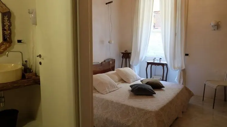 Deluxe Tek Büyük Yataklı Oda (Funari)