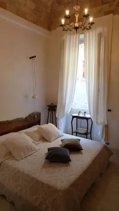 Deluxe Tek Büyük Yataklı Oda (Funari)