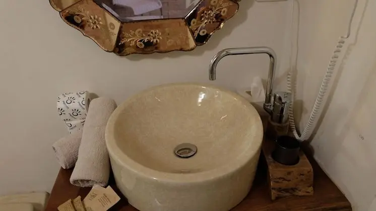 Deluxe Tek Büyük Yataklı Oda (Funari)