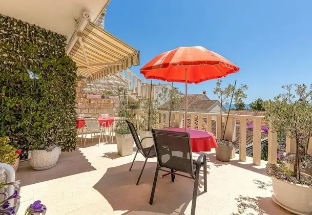 Family Apart Daire, 1 Çift Kişilik Yatak ve Çekyat, Bahçeli (Brač Island Suite Mladineo A4)