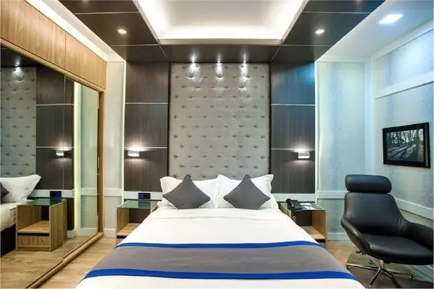 Deluxe Tek Büyük Yataklı Oda, 1 Büyük (Queen) Boy Yatak, Sigara İçilebilir, Şehir Manzaralı