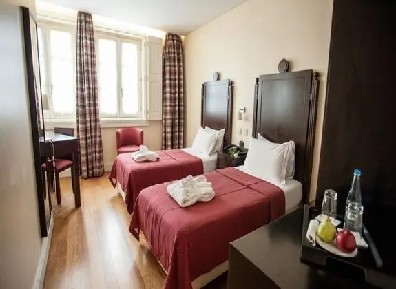 1 Çift Kişilik Veya 2 Tek Kişilik Yatak Standard