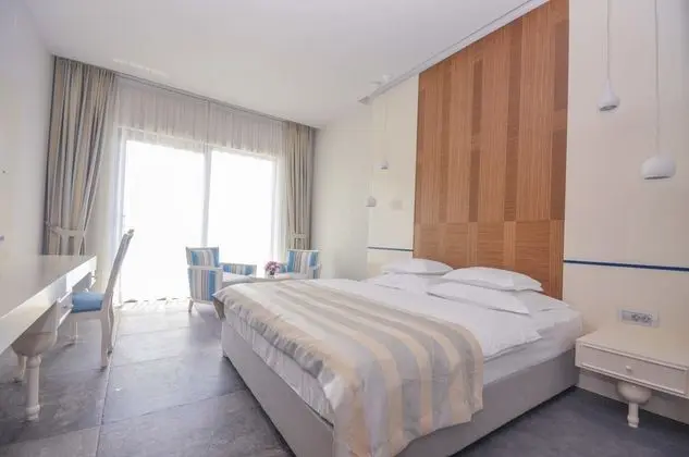 Tek Büyük veya İki Ayrı Yataklı Oda, Balkon