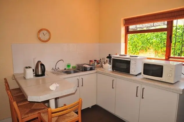 Superior Apart Daire, 2 Yatak Odası, Bahçe Manzaralı, Zemin Kat