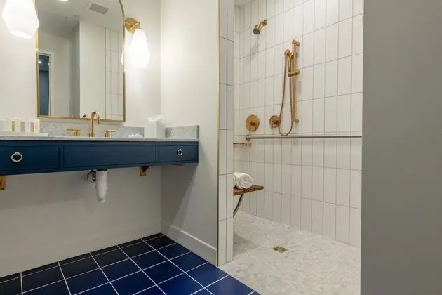 Oda, 2 Büyük (Queen) Boy Yatak, Engellilere Uygun
