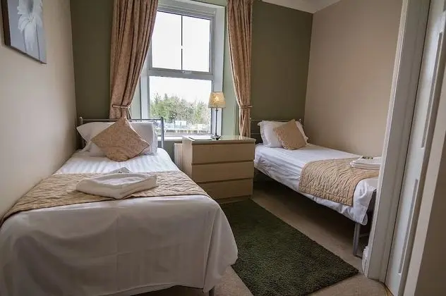 İki Ayrı Yataklı Oda ( with Private Bathroom)