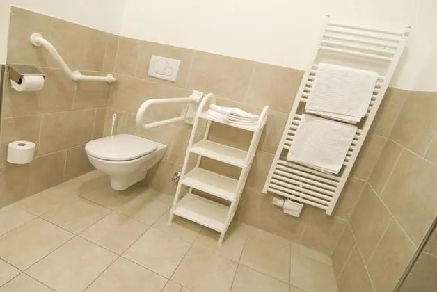 Tek Büyük Yataklı Oda, Balkon