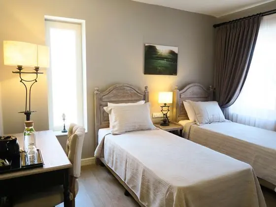 Standart Oda, Sokak Manzaralı