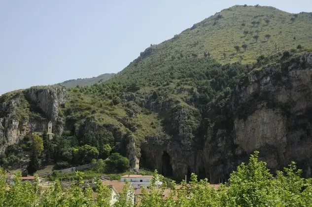 Economy Tek Büyük veya İki Ayrı Yataklı Oda