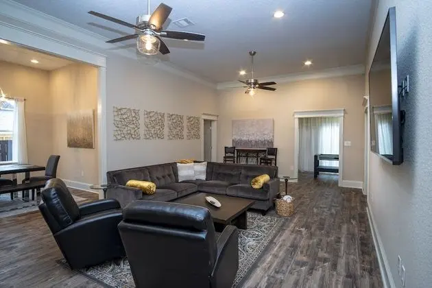 Ev (5 Bedrooms)