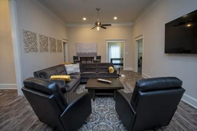 Ev (5 Bedrooms)