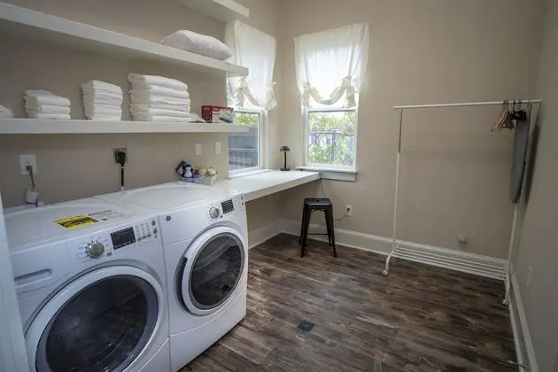 Ev (5 Bedrooms)