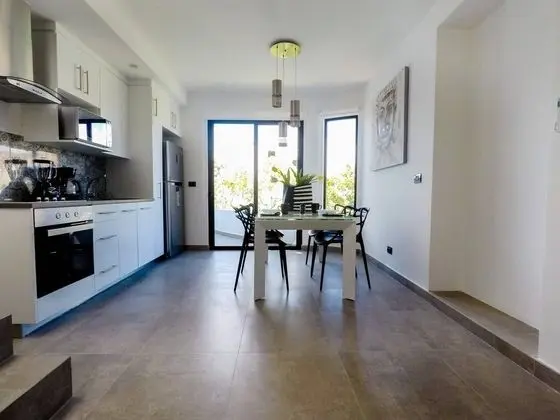 Daire, 2 Yatak Odası, Balkon