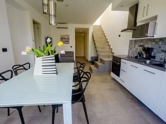 Daire, 2 Yatak Odası, Balkon