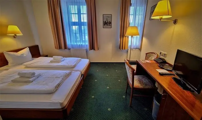 Basic Tek Büyük Yataklı Oda