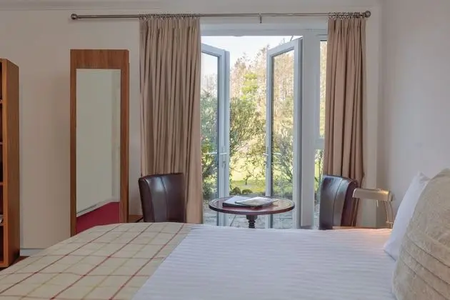 Superior Tek Büyük Yataklı Oda, 1 En Büyük (King) Boy Yatak, Veranda, Bahçe Manzaralı