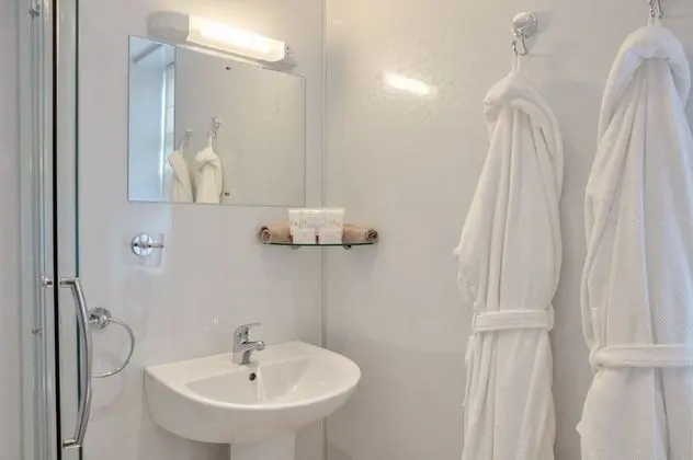 Superior Tek Büyük Yataklı Oda, 1 En Büyük (King) Boy Yatak, Veranda, Bahçe Manzaralı