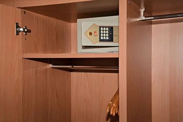 Büyük Yataklı Tek Kişilik Oda, Sigara İçilmez