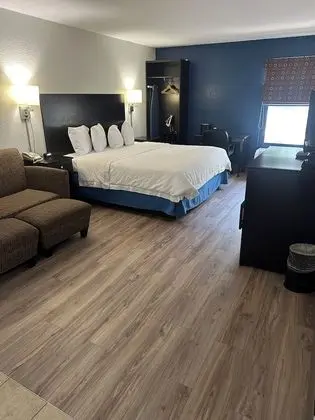 Büyük Yataklı Tek Kişilik Oda