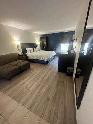 Büyük Yataklı Tek Kişilik Oda