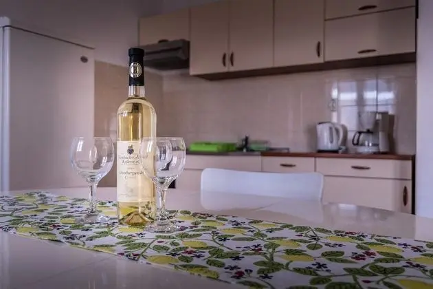 Apart Daire (Brane - 100m from the beach - A1 Ana )