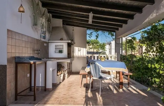 Apart Daire (Brane - 100m from the beach - A1 Ana )