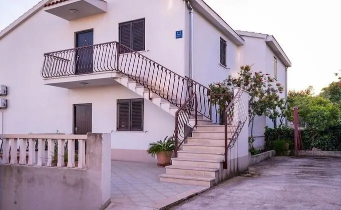 Apart Daire (Brane - 100m from the beach - A1 Ana )