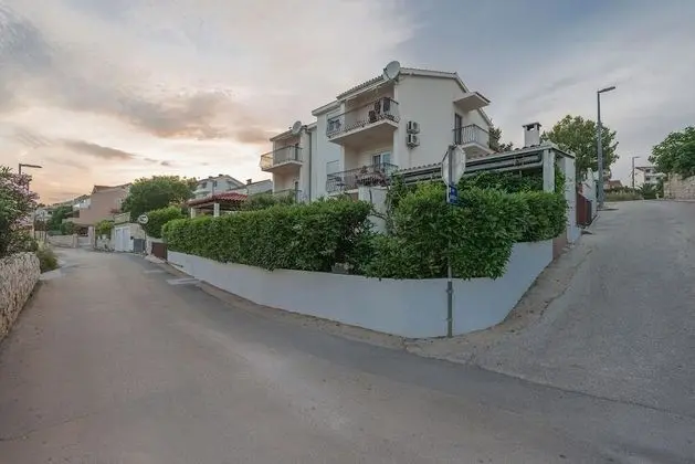 Apart Daire (Brane - 100m from the beach - A1 Ana )