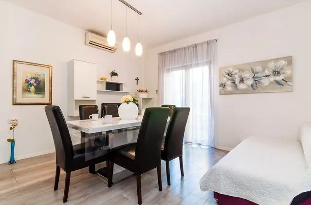 Apart Daire (Brane - free parking - A3 Frane(4+2))