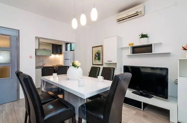 Apart Daire (Brane - free parking - A3 Frane(4+2))