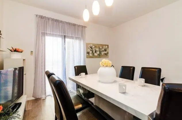 Apart Daire (Brane - free parking - A3 Frane(4+2))