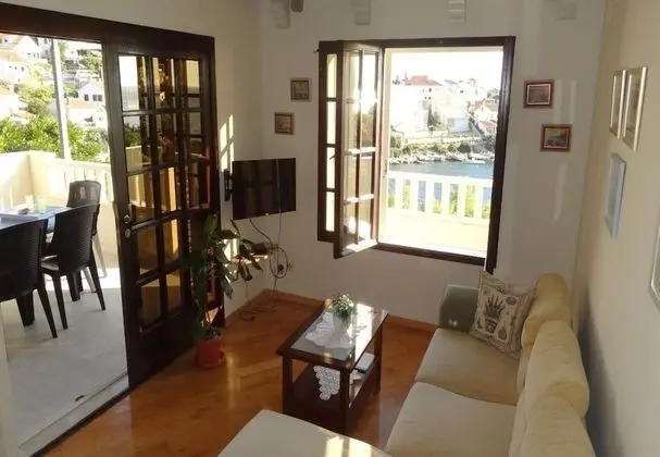 Apart Daire (Branka - 30 m from beach - A1 zeleni()