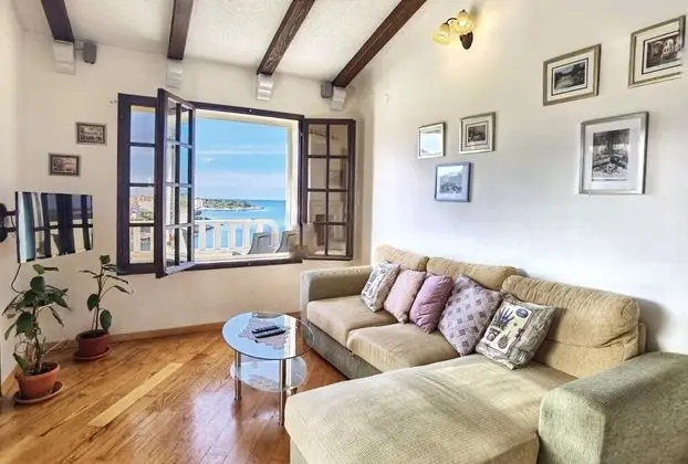 Apart Daire (Branka - 30 m from beach - A1 zeleni()