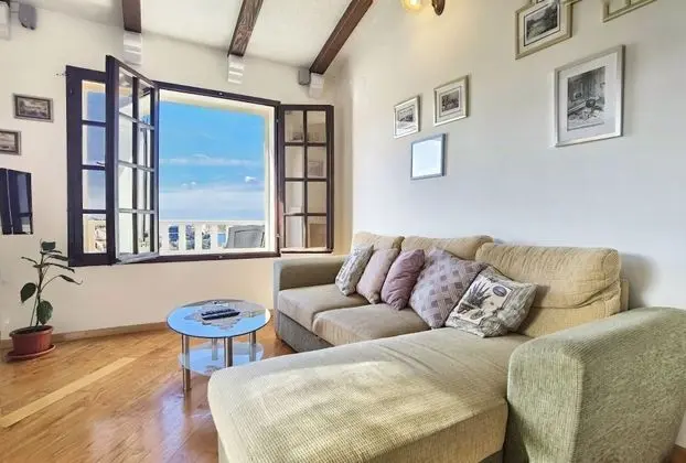 Apart Daire (Branka - 30 m from beach - A1 zeleni()