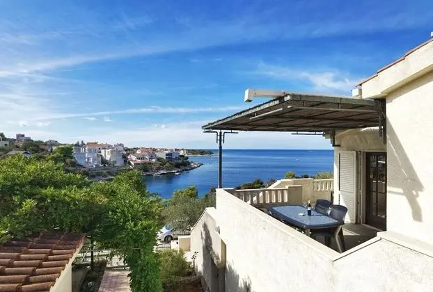 Apart Daire (Branka - 30 m from beach - A1 zeleni()