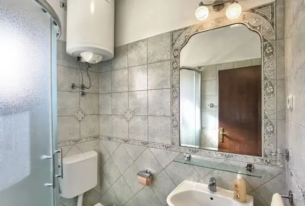 Apart Daire (Branka - 30 m from beach - A1 zeleni()